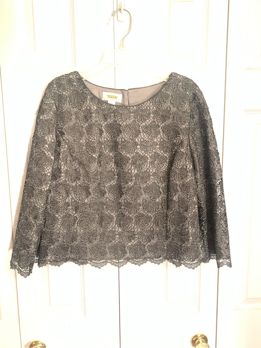 Talbots vintage Women's Gray Floral Metallic Lace 3/4 Sleeve Blouse